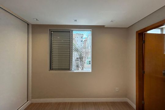 Apartamento à venda com 2 quartos, 74m² em Manacás, Belo Horizonte