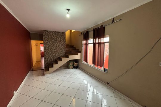 Casa à venda com 3 quartos, 170m² em Jardim Santo Elias, São Paulo