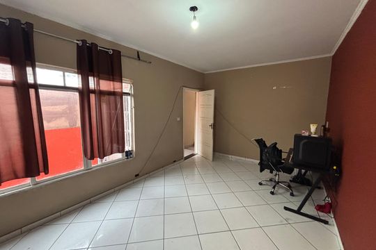 Sala de casa à venda com 3 quartos, 170m² em Jardim Santo Elias, São Paulo