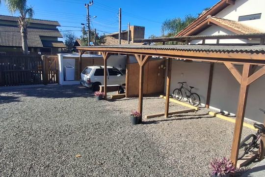 Estacionamento de apartamento para alugar com 1 quarto, 35m² em Rio Tavares, Florianópolis