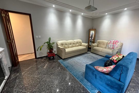 Apartamento à venda com 3 quartos, 195m² em Vila Amélia, São Paulo