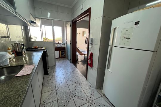 Cozinha de apartamento à venda com 3 quartos, 195m² em Vila Amélia, São Paulo