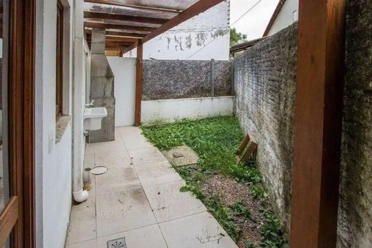 Área externa de casa à venda com 2 quartos, 79m² em Aberta dos Morro, Porto Alegre