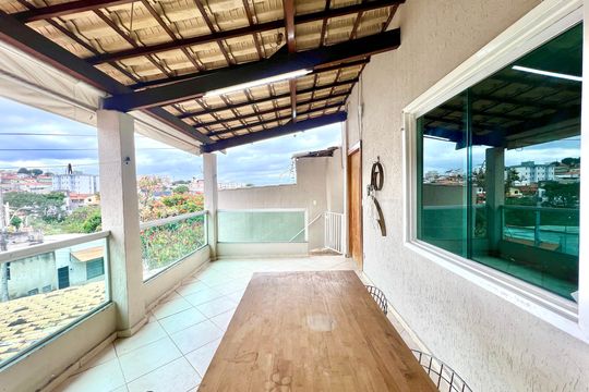 Casa para alugar com 3 quartos, 65m² em Santa Monica, Belo Horizonte