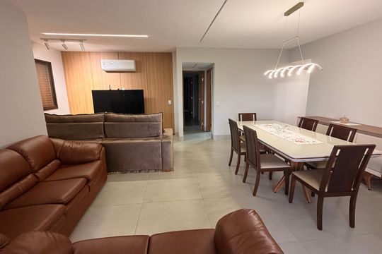 Apartamento à venda com 3 quartos, 157m² em Setor Bueno, Goiânia