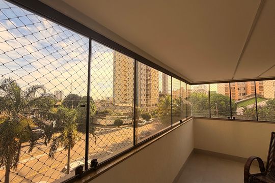 Vista da Sacada de apartamento à venda com 3 quartos, 157m² em Setor Bueno, Goiânia