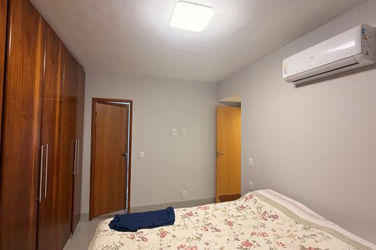 Suíte 3 de apartamento à venda com 3 quartos, 157m² em Setor Bueno, Goiânia