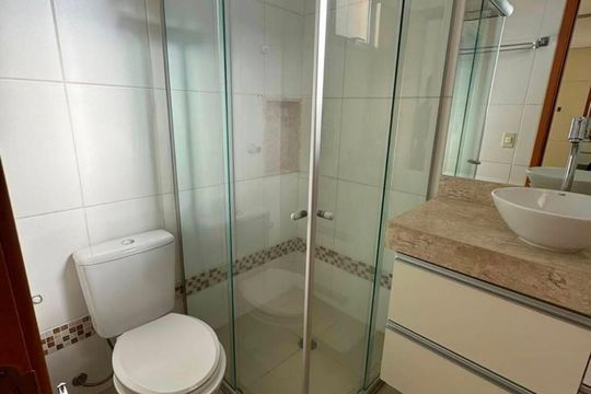 Banheiro de apartamento para alugar com 3 quartos, 85m² em Jardim Atlantico, Goiânia
