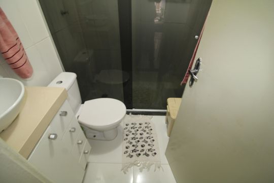 Banheiro de apartamento à venda com 2 quartos, 49m² em Vila Amalia (zona Norte), São Paulo