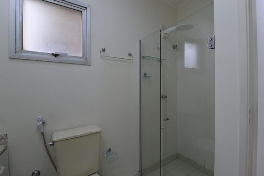 Banheiro de apartamento para alugar com 1 quarto, 31m² em Vila Uberabinha, São Paulo