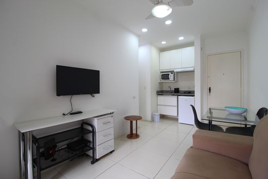 Sala/Cozinha de apartamento para alugar com 1 quarto, 31m² em Vila Uberabinha, São Paulo