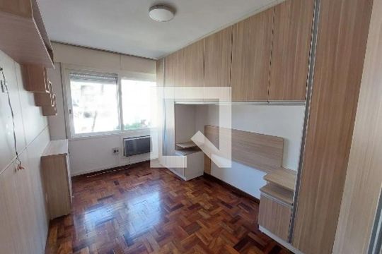 Quarto 1 de apartamento à venda com 2 quartos, 75m² em Medianeira, Porto Alegre