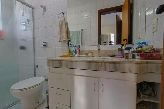 Banheiro de apartamento para alugar com 3 quartos, 125m² em Buritis, Belo Horizonte