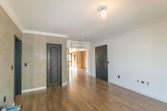 Sala de apartamento à venda com 3 quartos, 131m² em Centro, Canoas