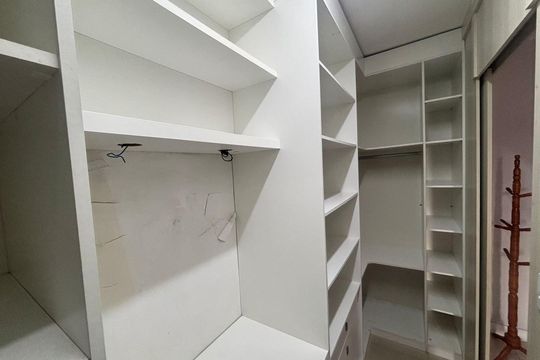 Quarto 2 de casa à venda com 3 quartos, 250m² em Vl Sto Agostinho, Porto Alegre