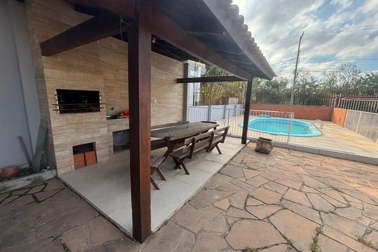 Casa à venda com 3 quartos, 250m² em Vl Sto Agostinho, Porto Alegre