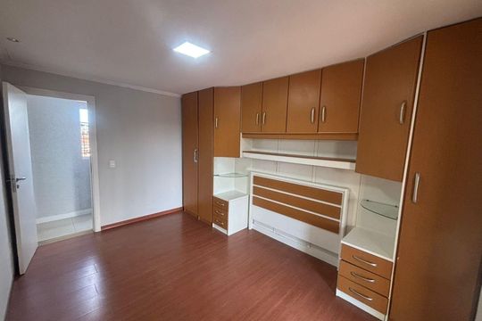 Quarto 1 de casa à venda com 3 quartos, 250m² em Vl Sto Agostinho, Porto Alegre