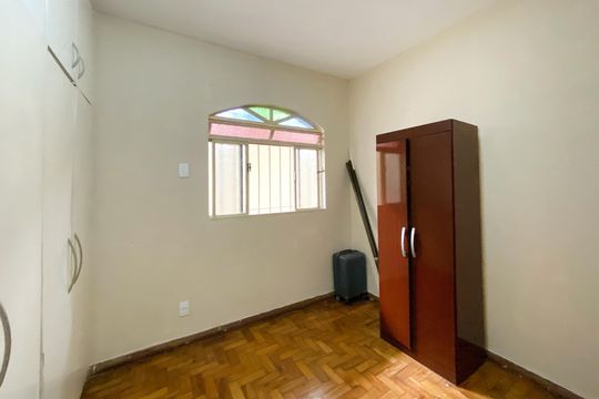 Quarto 2 de casa à venda com 4 quartos, 420m² em Alto dos Pinheiros, Belo Horizonte