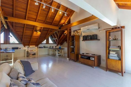 Casa de Condomínio para alugar com 4 quartos, 487m² em Três Figueiras, Porto Alegre