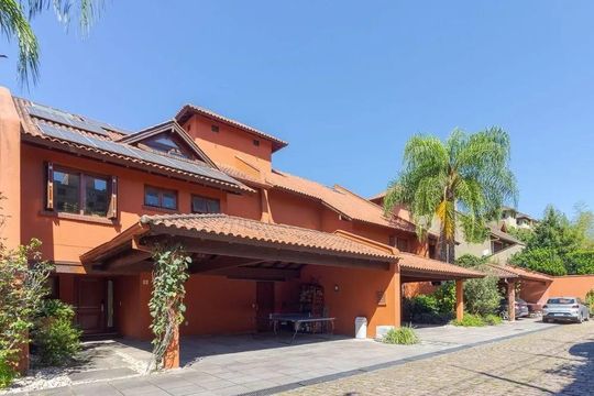 Casa de Condomínio para alugar com 4 quartos, 487m² em Três Figueiras, Porto Alegre