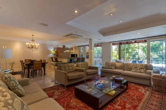 Casa de Condomínio para alugar com 4 quartos, 487m² em Três Figueiras, Porto Alegre