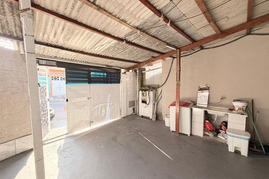 Garagem com área de serviço de casa à venda com 4 quartos, 234m² em Parque Residencial Almerinda Chaves, Jundiaí