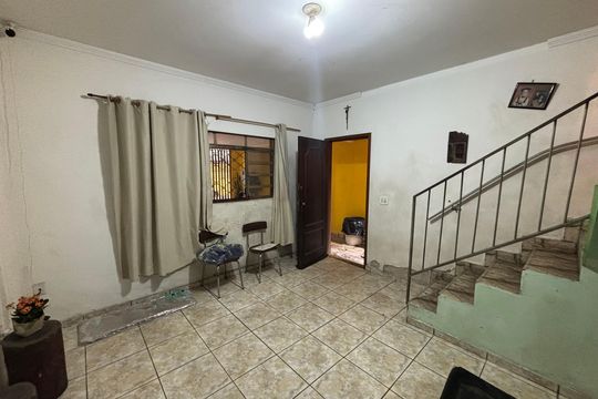 Sala de casa à venda com 4 quartos, 250m² em Conjunto Habitacional Aguia de Haia, São Paulo