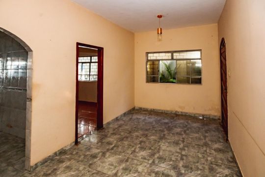 Casa à venda com 3 quartos, 360m² em Santa Monica, Belo Horizonte