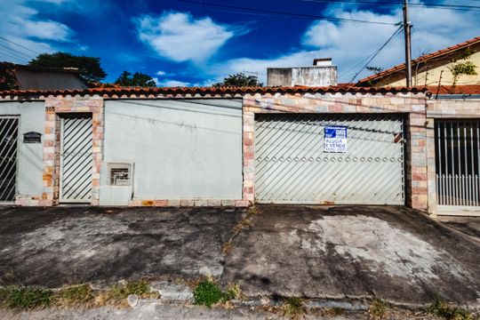 Casa à venda com 3 quartos, 360m² em Santa Monica, Belo Horizonte