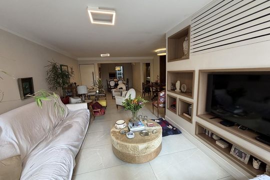 Apartamento à venda com 3 quartos, 156m² em Cerqueira César, São Paulo