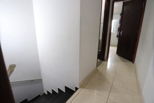 Corredor de casa à venda com 2 quartos, 84m² em Jardim Santa Adelia, São Paulo