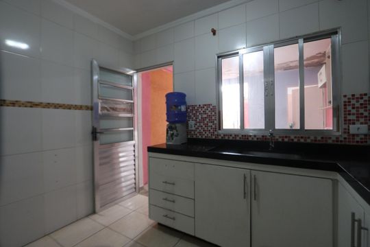 Cozinha de casa à venda com 2 quartos, 84m² em Jardim Santa Adelia, São Paulo