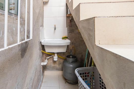 Corredor Lateral de casa para alugar com 3 quartos, 250m² em Jardim Petroni, São Bernardo do Campo