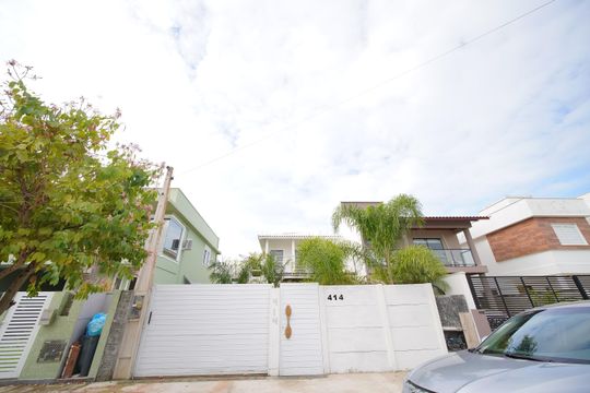 Fachada de casa para alugar com 3 quartos, 124m² em Alto Ribeirão Leste, Florianópolis