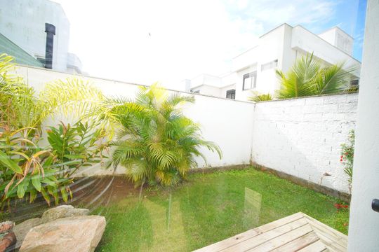 Vista suite 1 de casa para alugar com 3 quartos, 124m² em Alto Ribeirão Leste, Florianópolis