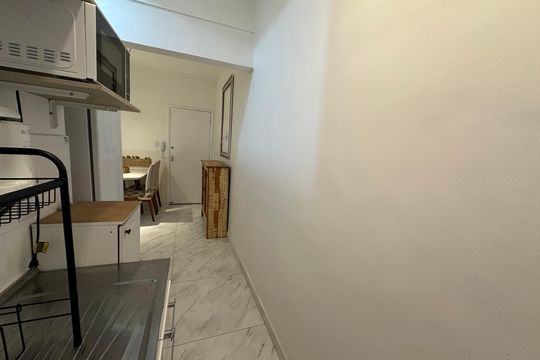 Cozinha de apartamento para alugar com 1 quarto, 40m² em Centro, São Vicente