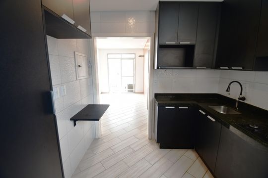 Cozinha de apartamento à venda com 1 quarto, 55m² em Centro, Campinas