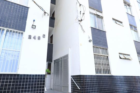 Fachada de apartamento para alugar com 3 quartos, 60m² em Costa Azul, Salvador