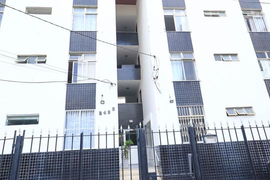 Fachada de apartamento para alugar com 3 quartos, 60m² em Costa Azul, Salvador