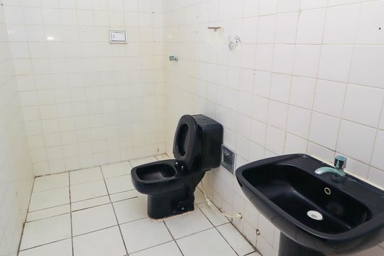 Banheiro de apartamento para alugar com 3 quartos, 60m² em Costa Azul, Salvador