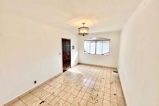Sala de casa à venda com 5 quartos, 125m² em Jardim Peri, São Paulo