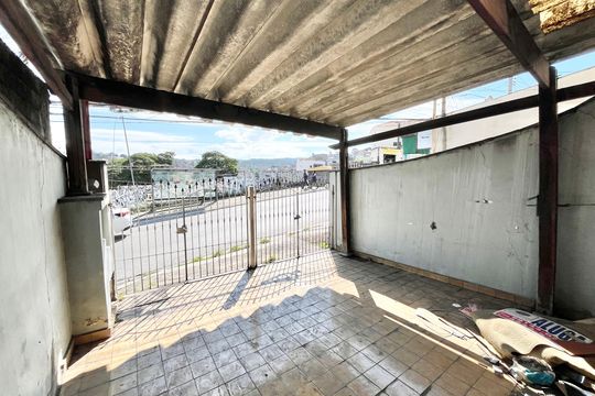 Garagem de casa à venda com 5 quartos, 125m² em Jardim Peri, São Paulo