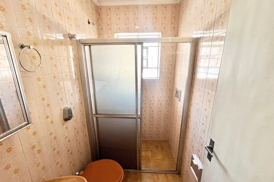 Banheiro de casa à venda com 5 quartos, 125m² em Jardim Peri, São Paulo