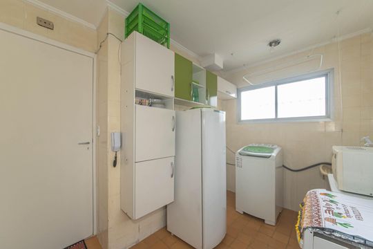 Cozinha de apartamento para alugar com 1 quarto, 38m² em Vila Alexandria, São Paulo
