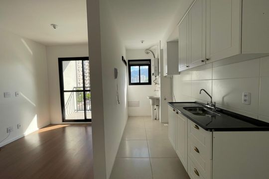 Sala/cozinha de apartamento à venda com 2 quartos, 67m² em Barra Olímpica, Rio de Janeiro