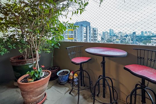 Apartamento à venda com 3 quartos, 130m² em Pinheiros, São Paulo