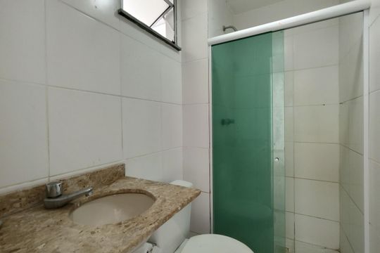 Banheiro de apartamento à venda com 2 quartos, 46m² em Taquara, Rio de Janeiro