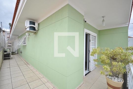 Casa à venda com 3 quartos, 200m² em Vila Mazzei, São Paulo