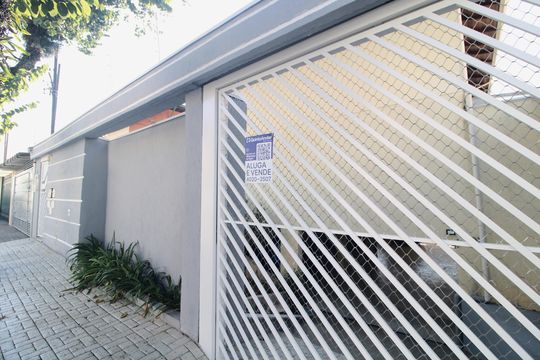 Fachada de casa de condomínio à venda com 2 quartos, 100m² em Vila Marari, São Paulo