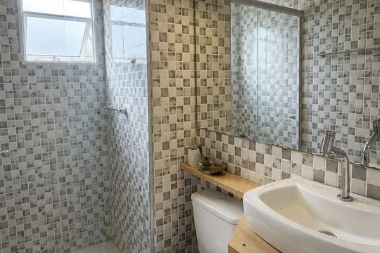 Banheiro de apartamento para alugar com 2 quartos, 50m² em Fátima, Canoas